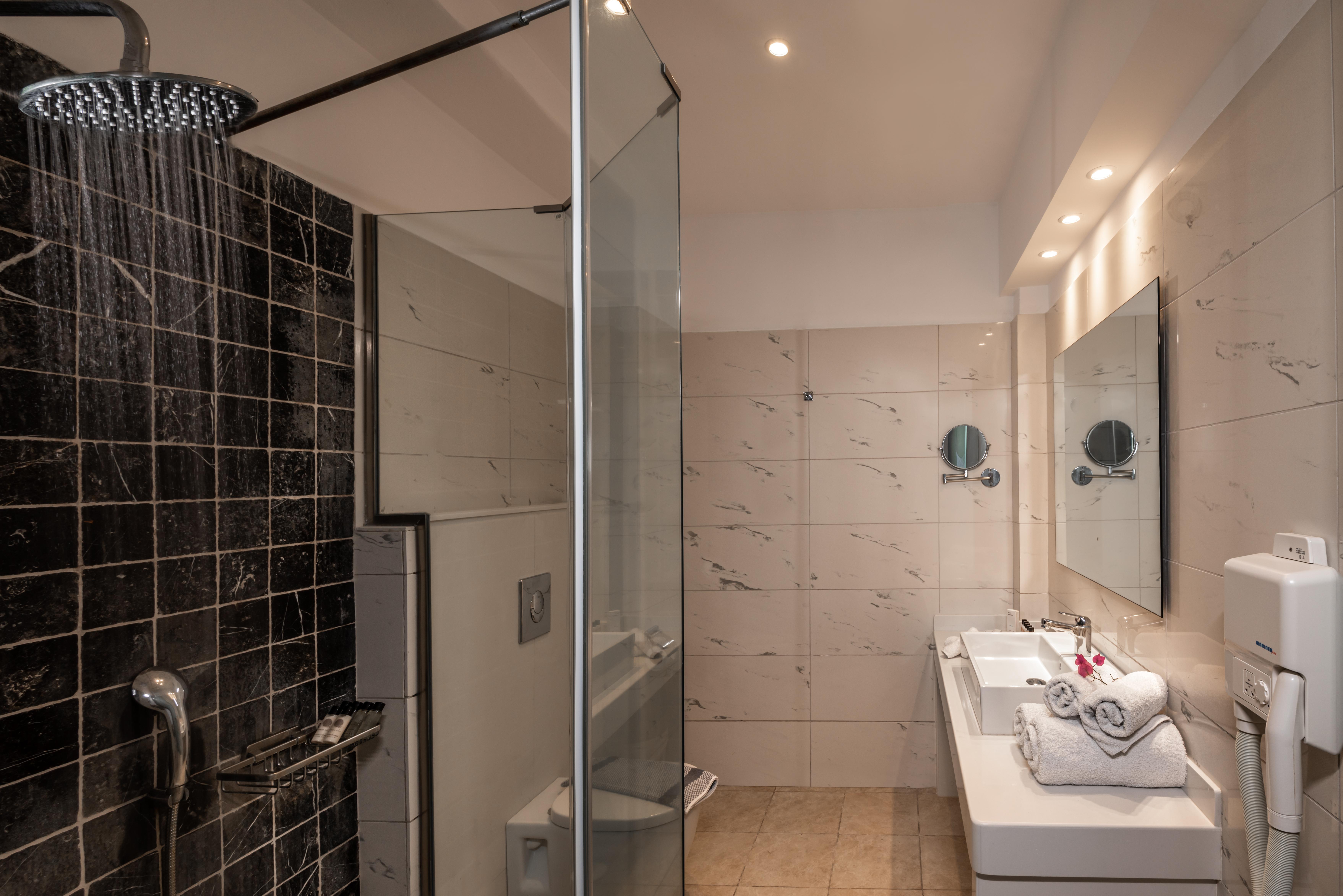 Splendour Hotel And Suites Firostefani Ngoại thất bức ảnh